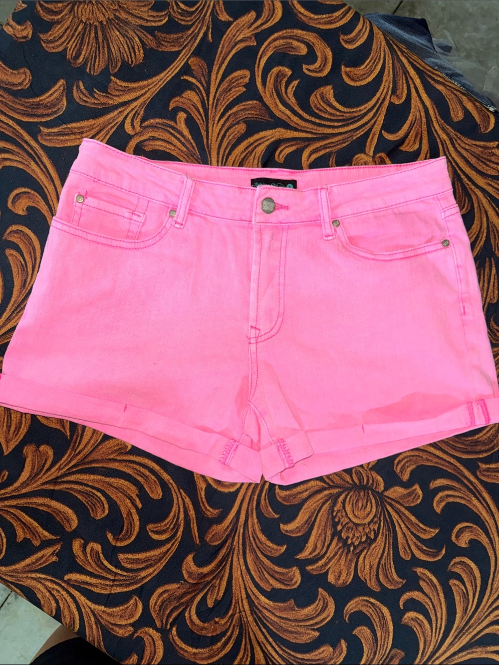 NWOT Sterling Kreek Women’s Small Hot Pink Denim Shorts OVERSIZED!!!!